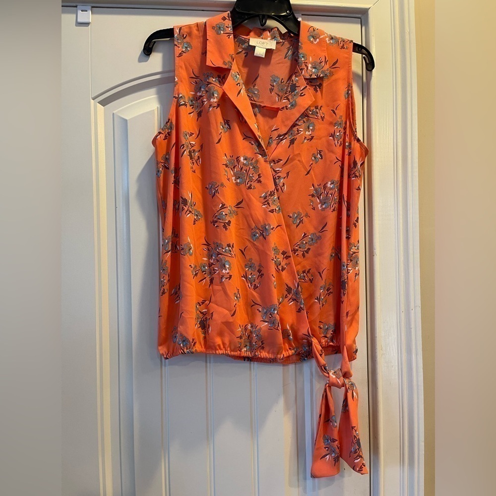 Loft, Women’s Sleeveless Faux Wrap front Blouse. Size Small. Orange multi, poly